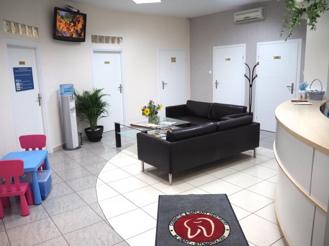 PIOTR MACIEJASZ  M.DENT - STOMATOLOGIA