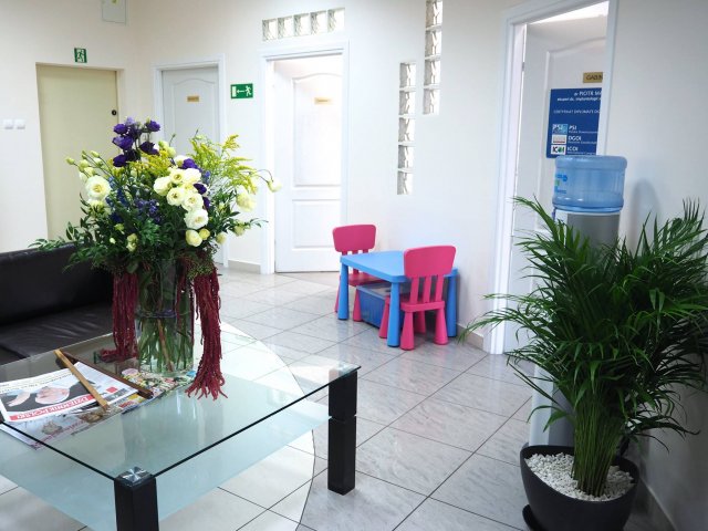 PIOTR MACIEJASZ  M.DENT - STOMATOLOGIA