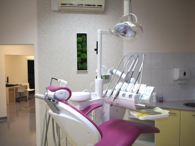 PIOTR MACIEJASZ  M.DENT - STOMATOLOGIA